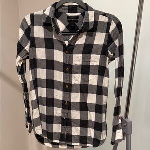 J.Crew Black & White Buffalo Plaid Button-Down Shirt | Size 0